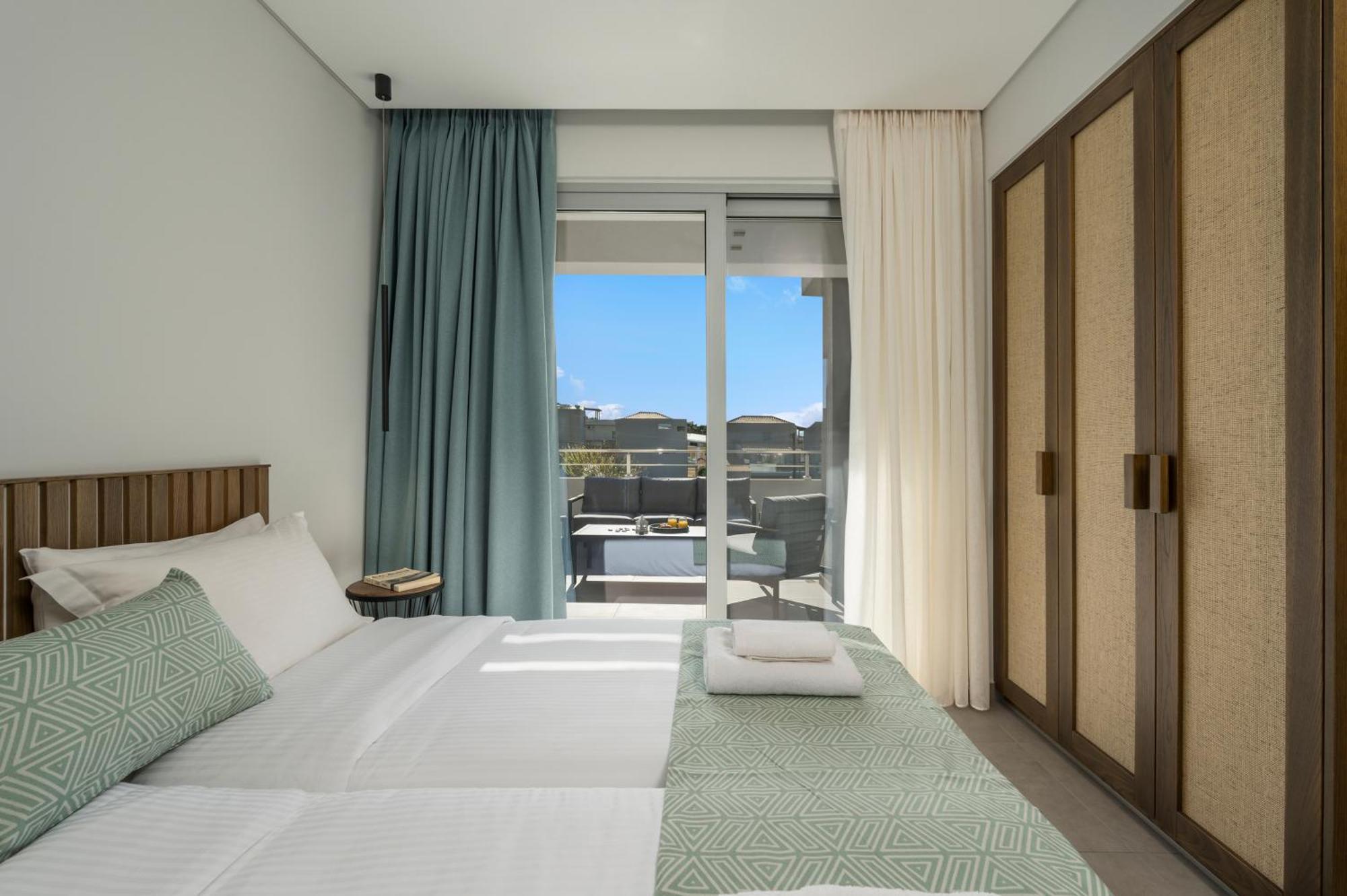 Ostrakon Suites Agia Marina المظهر الخارجي الصورة
