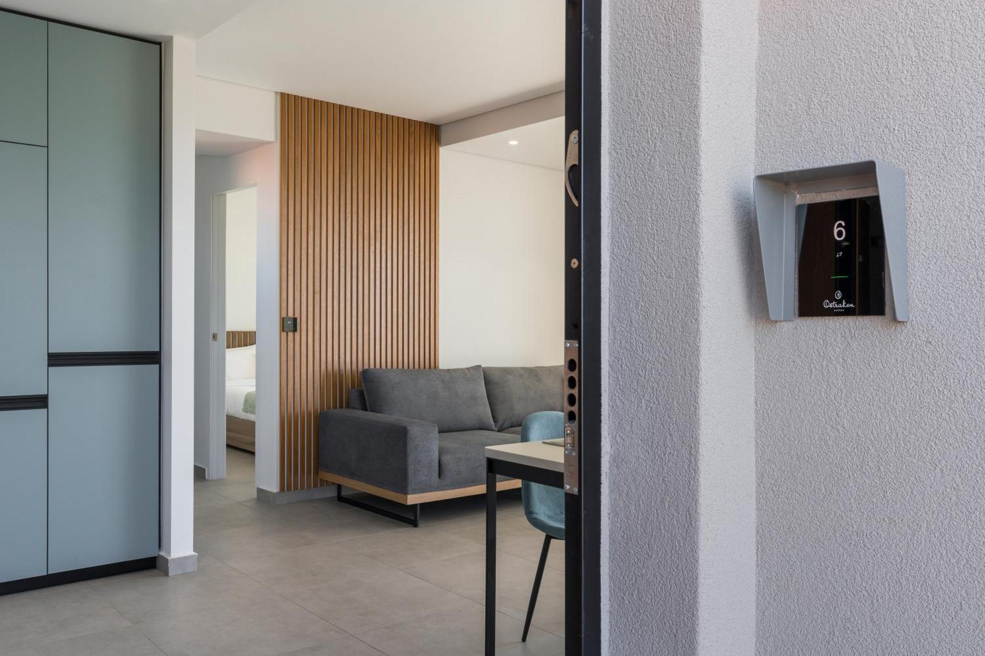 Ostrakon Suites Agia Marina المظهر الخارجي الصورة